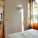 Апартаменты Bright 1-bed On La Rambla Barcelona. Rj