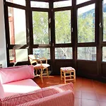 Апартаменты Bright 1-bed On La Rambla Barcelona. Rj Барселона