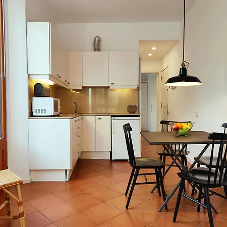 Bright 1-bed On La Rambla Barcelona. Rj Апартаменты *