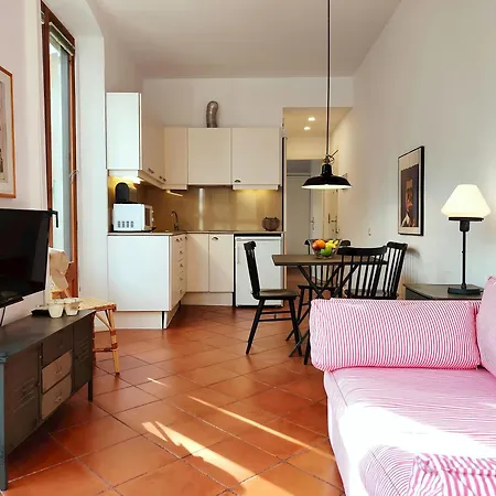 Bright 1-bed On La Rambla Barcelona. Rj Daire