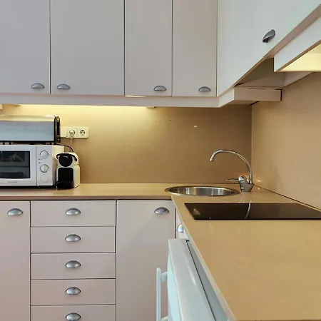 Daire Bright 1-bed On La Rambla Barcelona. Rj Barselona