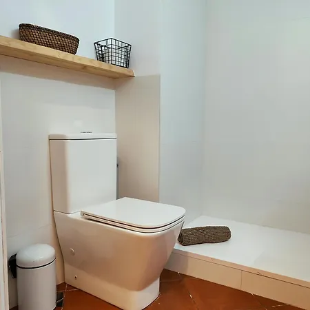 Bright 1-bed On La Rambla Barcelona. Rj