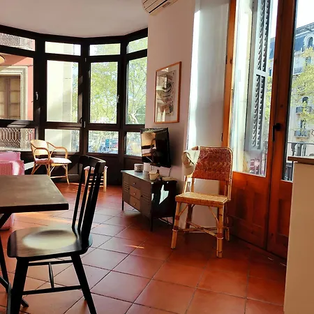 Bright 1-bed On La Rambla Barcelona. Rj