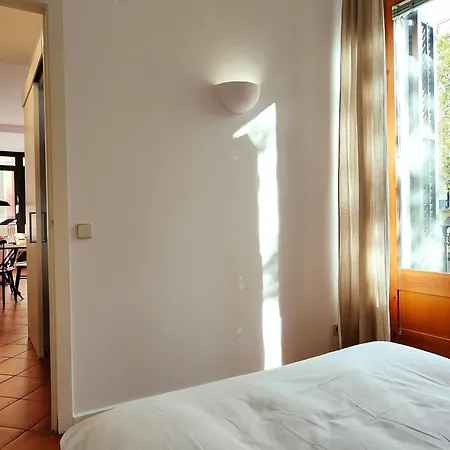 Bright 1-bed On La Rambla Barcelona. Rj Daire